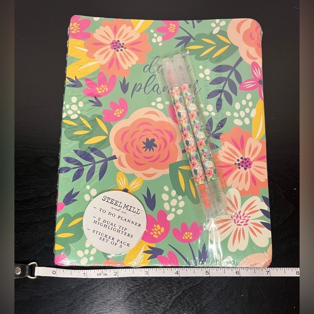 Steel Mill Floral Daily Planner 7x9 2 Highlighters And Stickers 2025